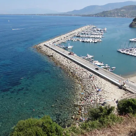 فندق مبيت وإفطار Vecchio Saracino - Carola 1801 4*