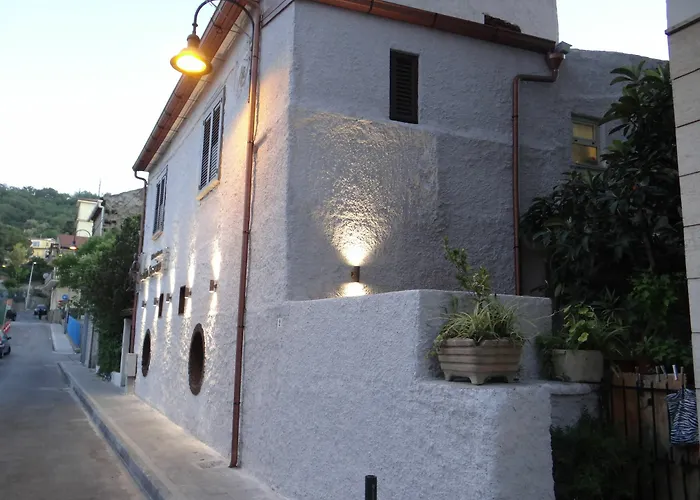 Vecchio Saracino - Carola 1801 住宿加早餐酒店